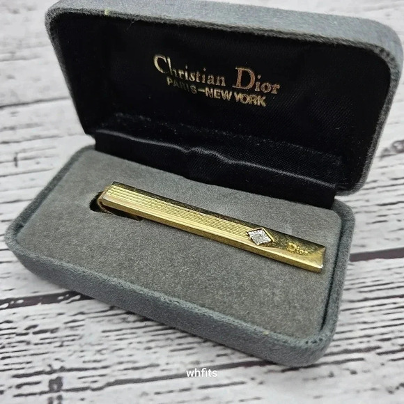 Christian Dior Gold Tone CD Logo Tie Clip - Picture 1 of 4